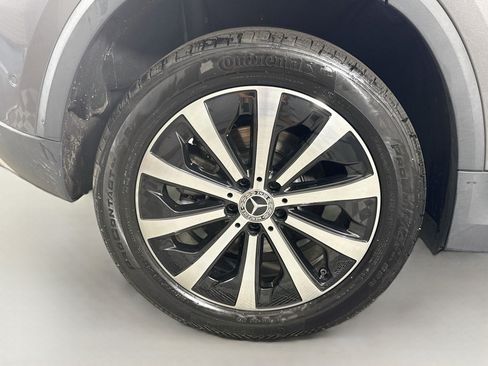 Used 2023 Mercedes-Benz GLA 250 w/ Premium Package image 33