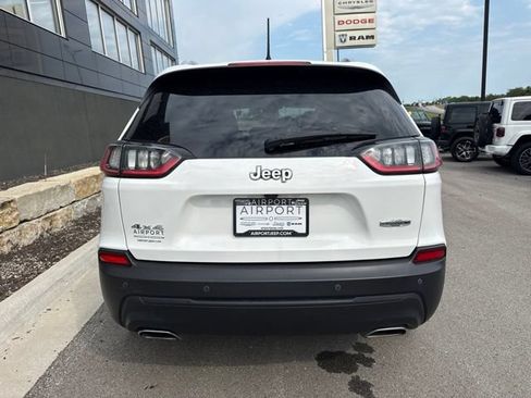 Used 2021 Jeep Cherokee Latitude Lux w/ Mopar Interior Package AWD/4WD image 4