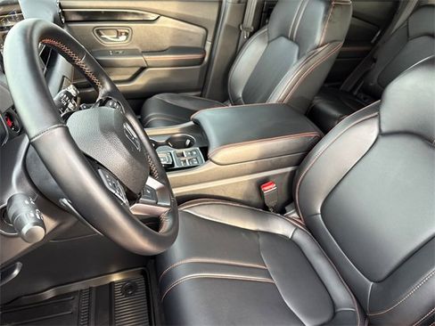 Used 2024 Honda Pilot TrailSport image 22