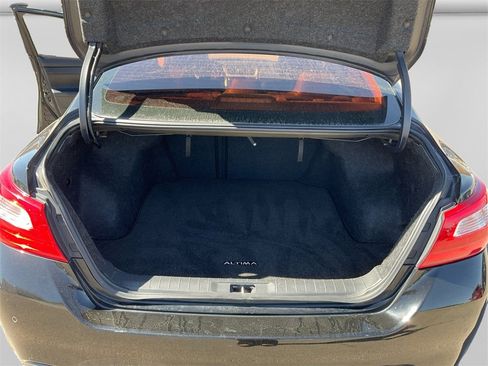 Used 2017 Nissan Altima 3.5 SL w/ 3.5SL Technology Package image 11