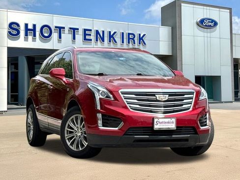 Used 2019 Cadillac XT5 Luxury FWD image 1