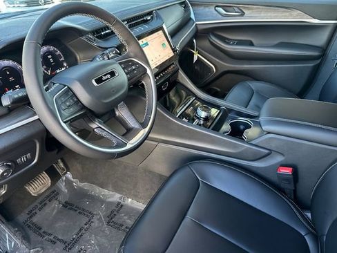 New 2026 Jeep Grand Cherokee L Limited w/ Limited Altitude Package AWD/4WD image 9