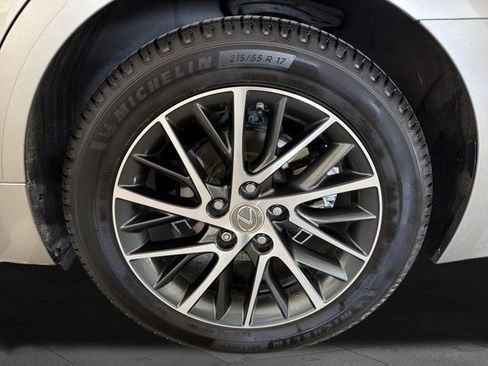Used 2018 Lexus ES 350 w/ Luxury Package w/Wood Trim FWD image 24