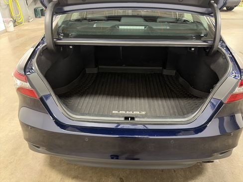 Used 2022 Toyota Camry XLE image 31