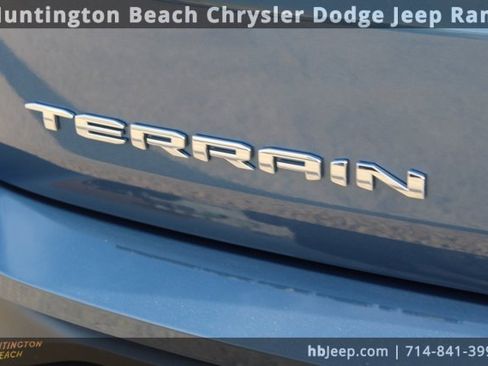 Used 2024 GMC Terrain SLE image 13