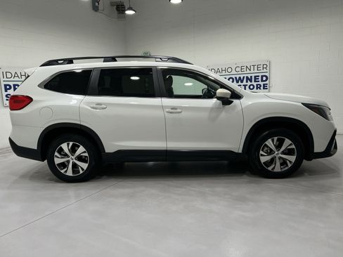 Used 2025 Subaru Ascent Premium image 9