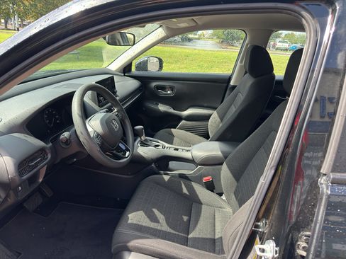 Used 2025 Honda HR-V LX image 17