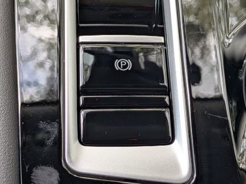 New 2026 Volkswagen Atlas Peak Edition image 25