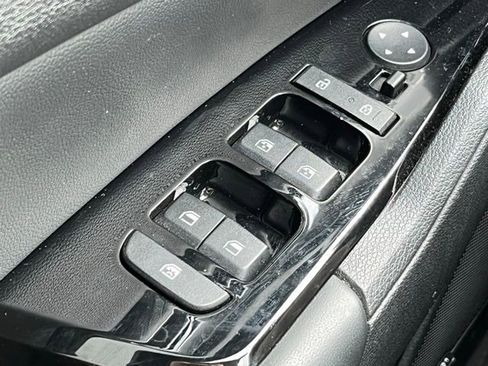 Used 2023 Kia Sportage SX image 37