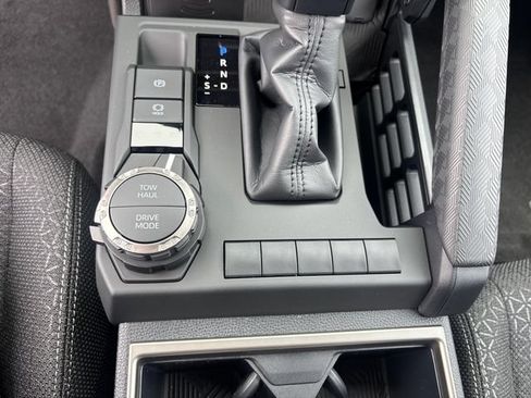 New 2026 Toyota 4Runner SR5 AWD/4WD image 25