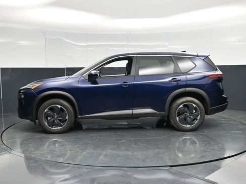 Used 2025 Nissan Rogue SV AWD/4WD image 11