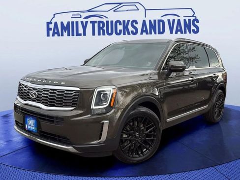 Used 2020 Kia Telluride S w/ S 8 Passenger Seating Package AWD/4WD image 1