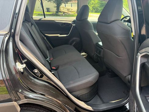 Used 2023 Toyota RAV4 LE AWD/4WD image 20