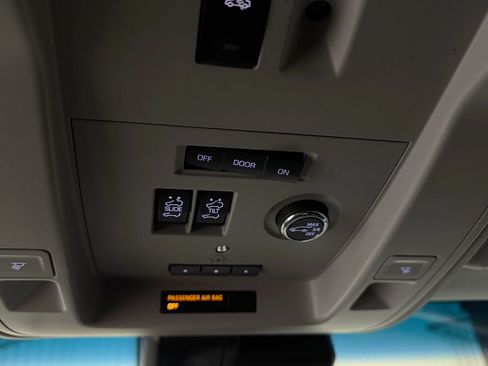 Used 2019 GMC Yukon XL Denali w/ Denali Ultimate Package image 25