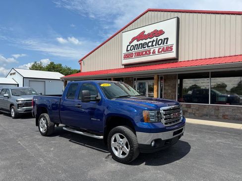 Used 2013 GMC Sierra 2500 SLE w/ Convenience Package AWD/4WD image 2