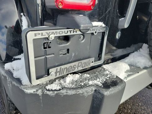 Used 2011 Jeep Wrangler Unlimited Sahara w/ Dual Top Group image 24