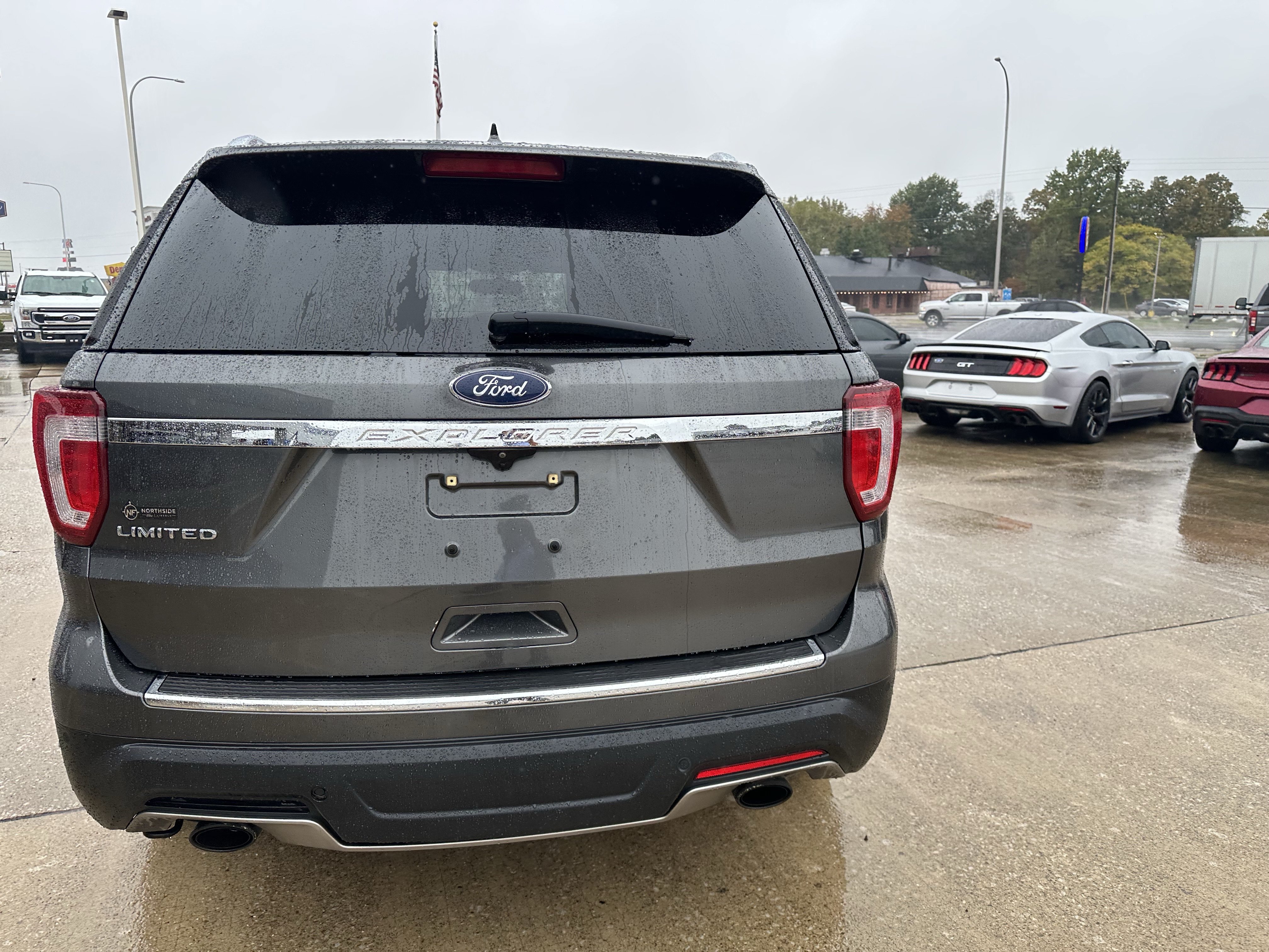Used 2018 Ford Explorer Limited FWD image 4