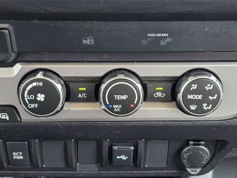 Used 2021 Toyota Tacoma SR RWD image 18