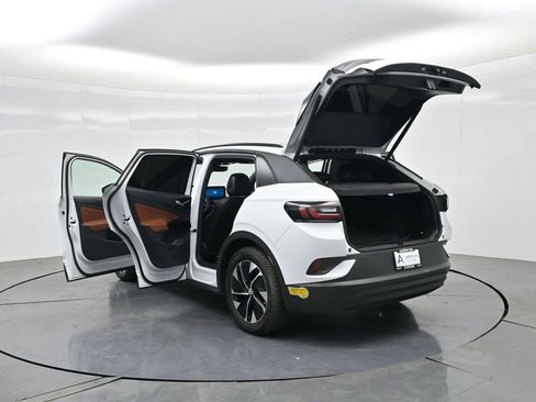 Used 2021 Volkswagen ID.4 Pro S w/ ID.4 Protection Package RWD image 3