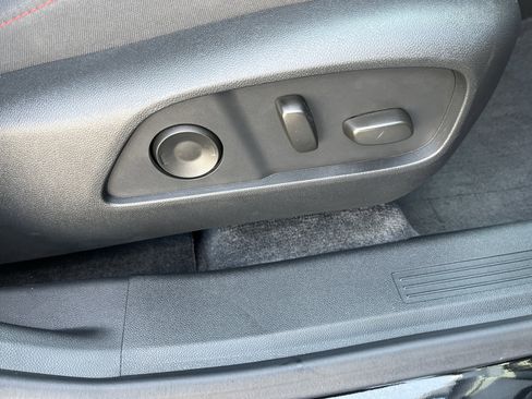 Used 2026 Chevrolet Equinox RS w/ Convenience Package III image 17