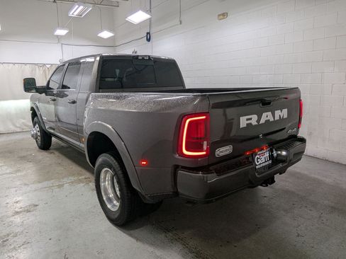 Used 2026 RAM 3500 Longhorn AWD/4WD image 9