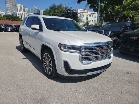 Used 2023 GMC Acadia Denali w/ Denali Ultimate Package FWD image 3