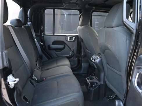 Used 2021 Jeep Gladiator Sport AWD/4WD image 14