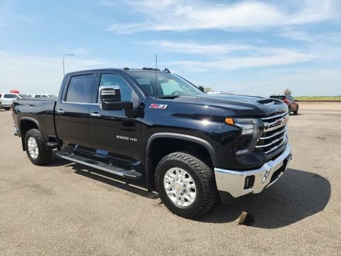 Used 2024 Chevrolet Silverado 2500 LTZ w/ LTZ Plus Package AWD/4WD image 7
