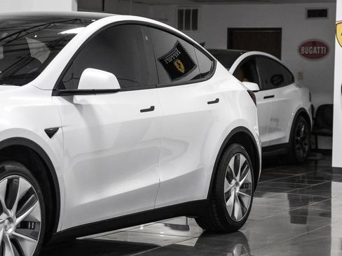 Used 2023 Tesla Model Y Long Range AWD/4WD image 8