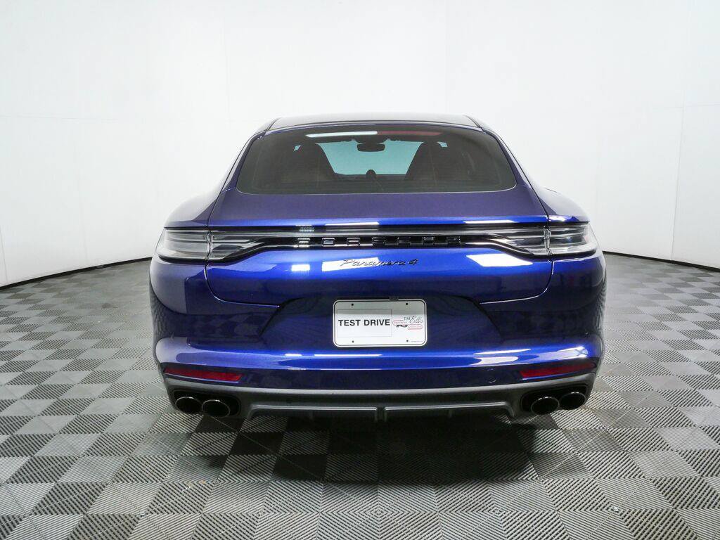 Certified 2023 Porsche Panamera 4 Platinum Edition AWD/4WD image 32