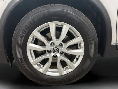 Used 2017 Nissan Rogue SV FWD image 27