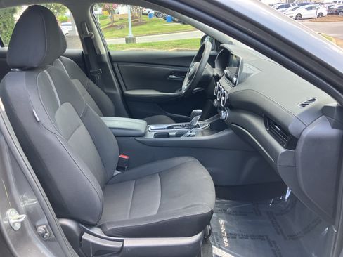 Used 2024 Nissan Sentra SV FWD image 33