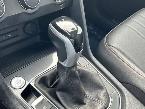 Certified 2024 Volkswagen Tiguan Wolfsburg Edition w/ Panoramic Sunroof Package AWD/4WD image 27