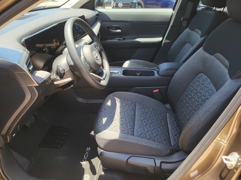 New 2026 Nissan Kicks SV w/ SV Premium Package FWD image 16