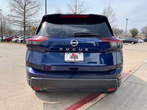 Used 2025 Nissan Rogue SV image 7