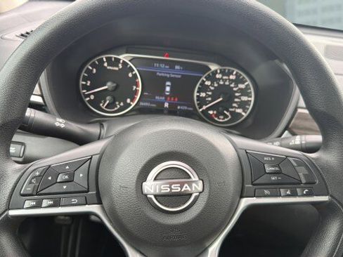 Used 2025 Nissan Altima 2.5 SV FWD image 27