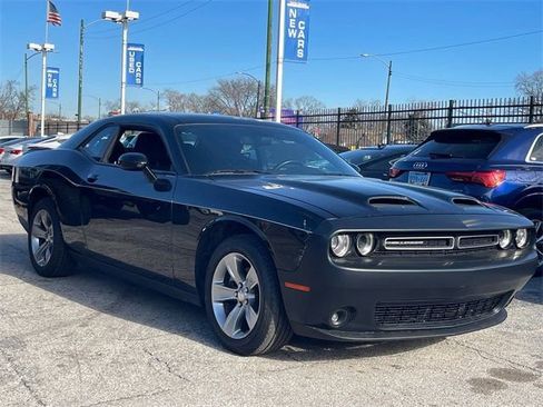 Used 2021 Dodge Challenger SXT RWD image 2