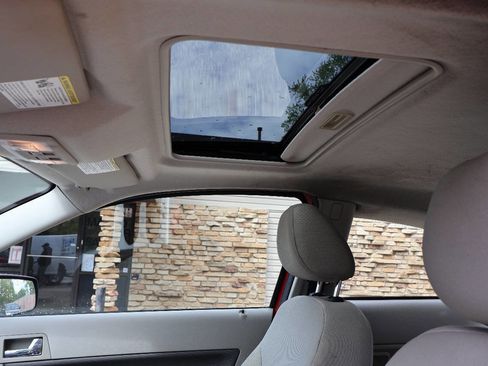 Used 2010 Ford Focus SES FWD image 14