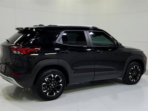Used 2023 Chevrolet TrailBlazer LT w/ Convenience Package FWD image 8