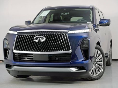 Used 2025 INFINITI QX80 Luxe image 3