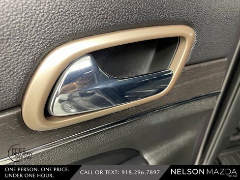 Used 2017 Jeep Grand Cherokee Limited w/ Luxury Group II image 41