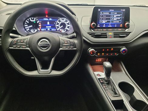 Used 2022 Nissan Altima 2.5 SV FWD image 22