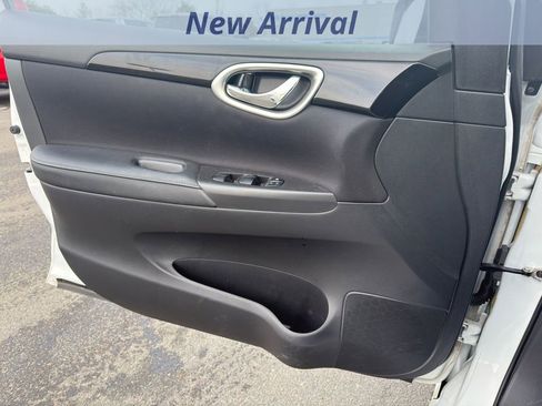 Used 2019 Nissan Sentra SV image 12