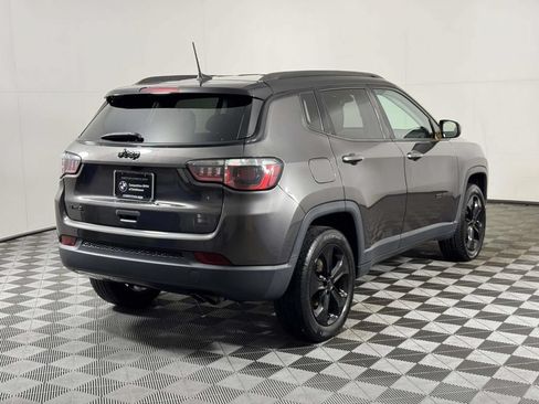 Used 2020 Jeep Compass Latitude AWD/4WD image 10