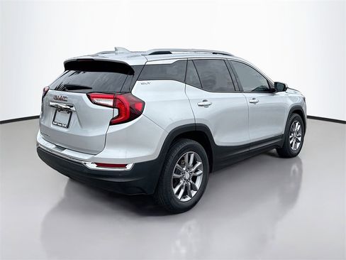 Used 2022 GMC Terrain SLT w/ Infotainment Package II image 7