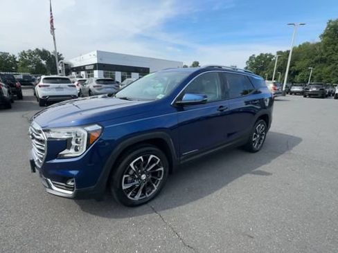 Used 2022 GMC Terrain SLT w/ Infotainment Package II AWD/4WD image 4