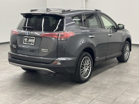 Used 2018 Toyota RAV4 Limited image 2