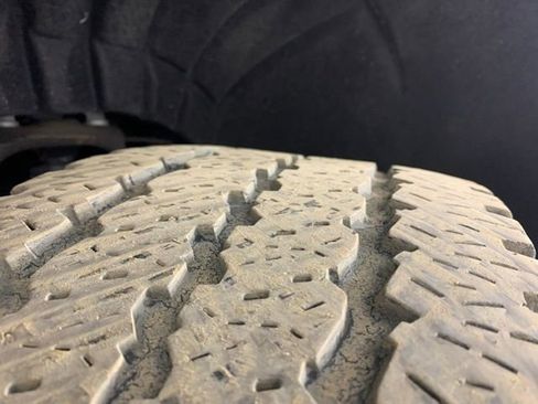 Used 2025 Chevrolet Silverado 2500 LT w/ Convenience Package image 34