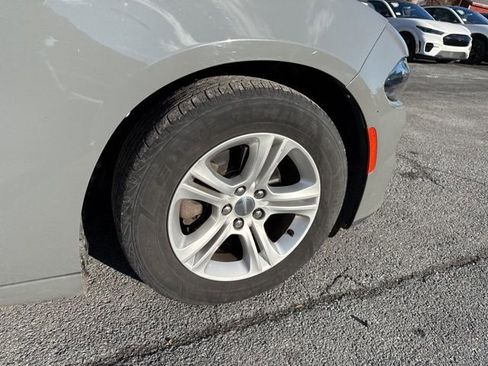 Used 2019 Dodge Charger SXT image 10