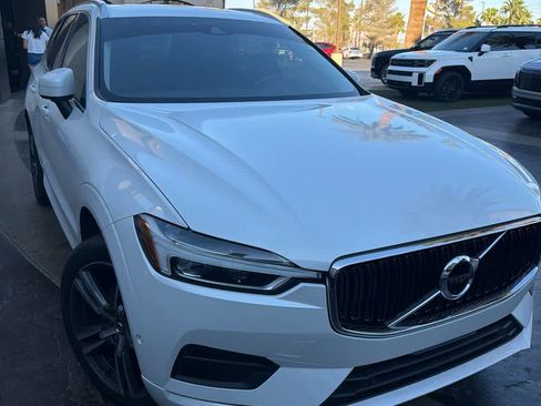 Used 2018 Volvo XC60 T5 Momentum w/ Convenience Package AWD/4WD image 2